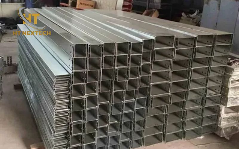 Đột lỗ bằng máy đột cơ