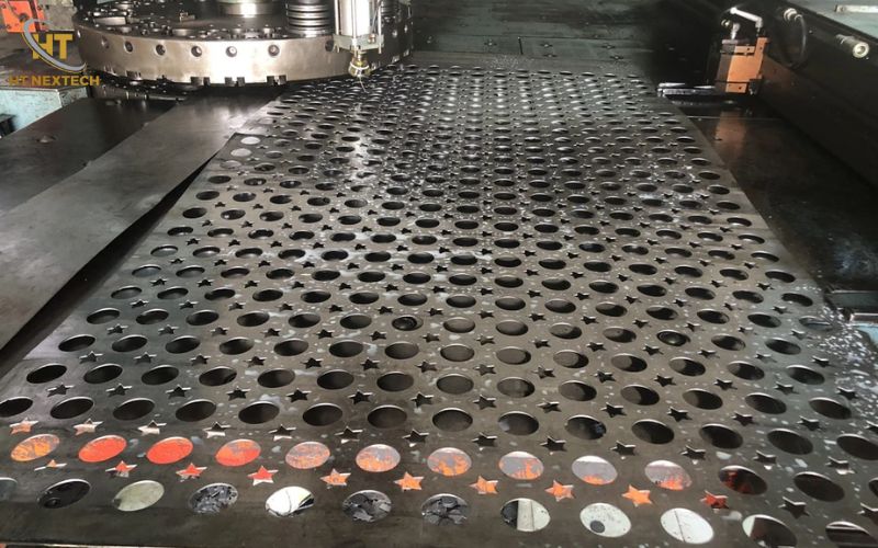 Đột lỗ CNC