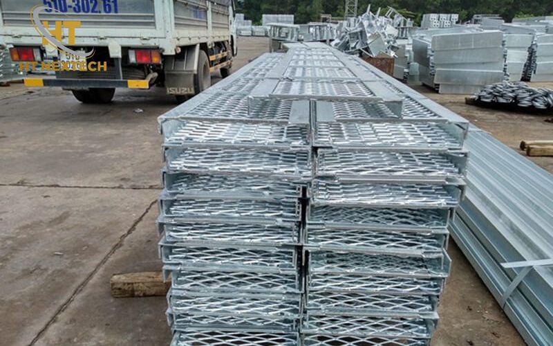 Sàn thao tác ứng dụng trong ngành đóng tàu và cầu đường