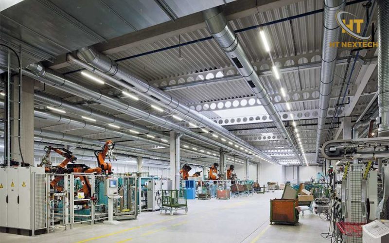 Thang máng cáp tại nhà máy công nghiệp nặng